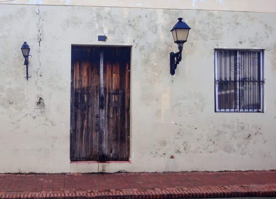 tan and brown doorway in Santo Domingo