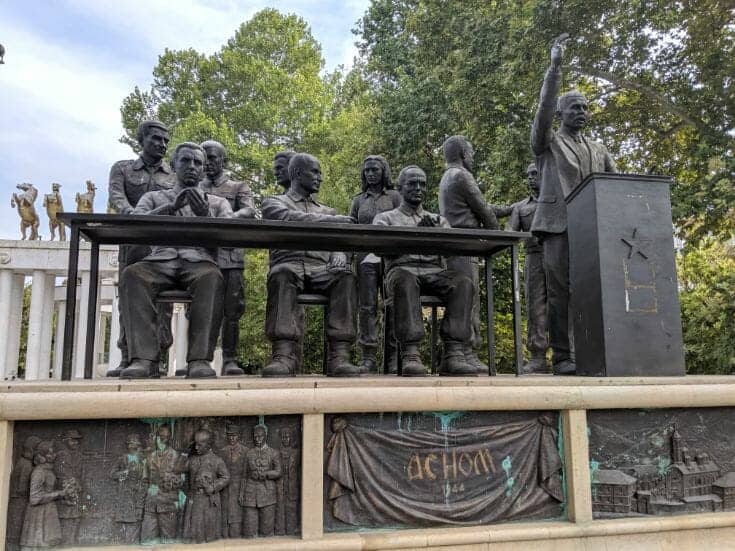statues of "Anti-fascist Assembly for the National Liberation of Macedonia"